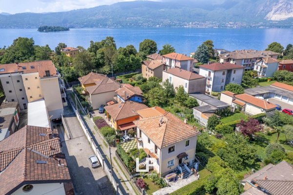 casa indipendente in vendita a Verbania in zona Suna