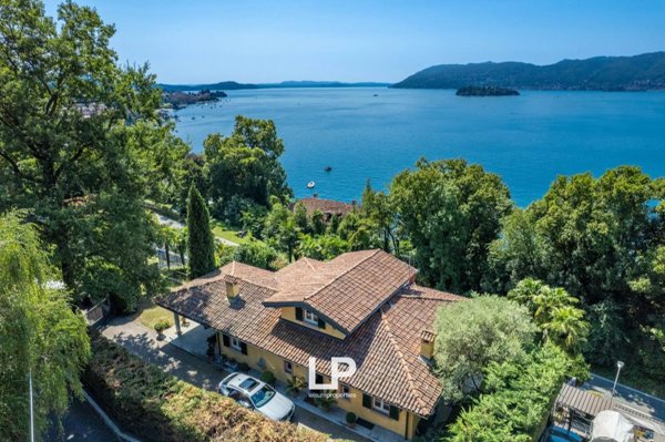 casa indipendente in vendita a Verbania in zona Suna