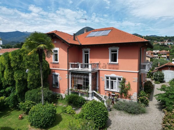 casa indipendente in vendita a Verbania in zona Intra
