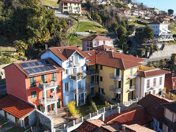 appartamento in vendita a Verbania in zona Suna