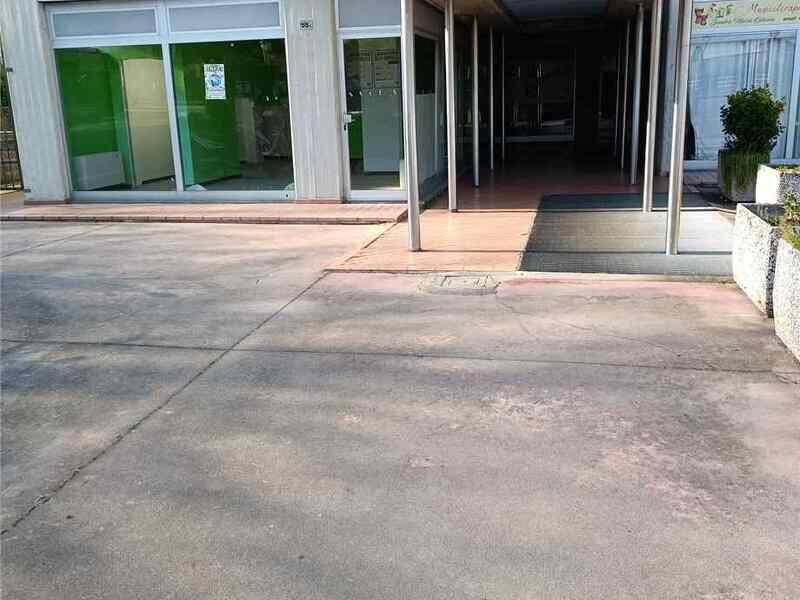 negozio in vendita a Verbania in zona Intra