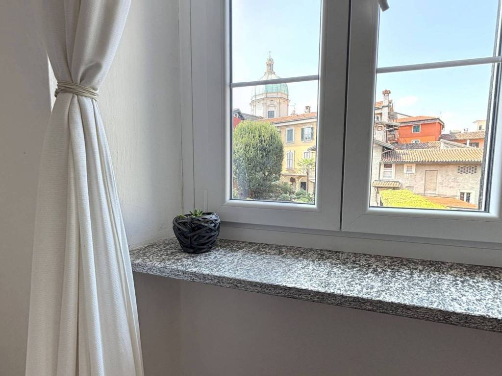 appartamento in vendita a Verbania in zona Intra