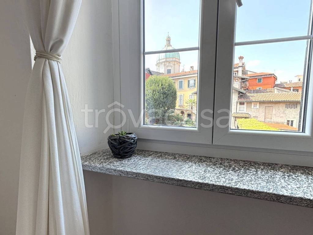 appartamento in vendita a Verbania in zona Intra