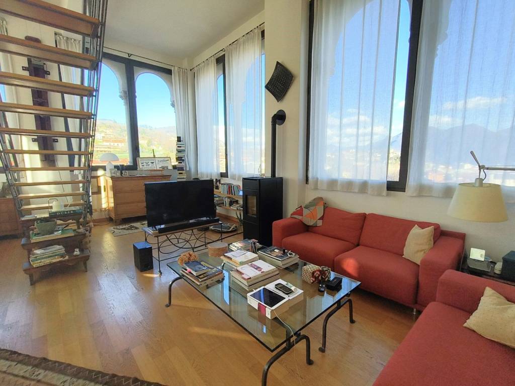 appartamento in vendita a Verbania in zona Intra