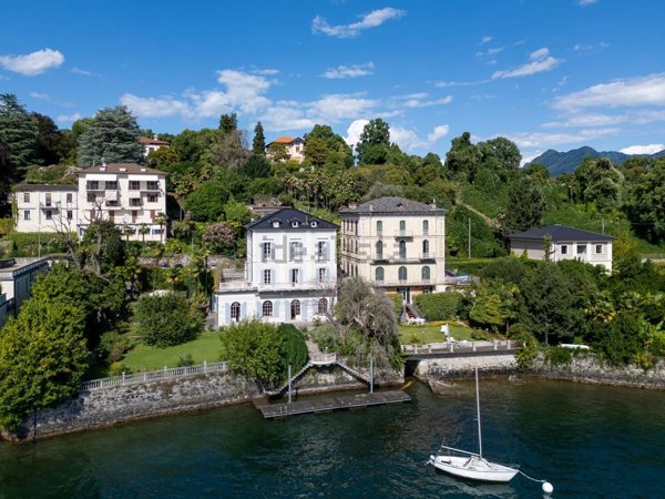 casa indipendente in vendita a Verbania in zona Pallanza