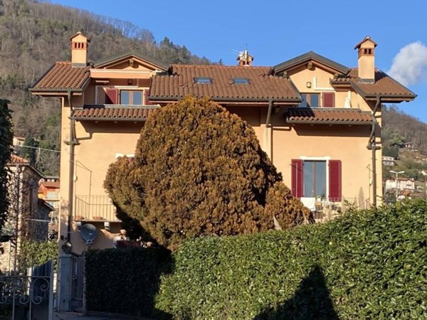appartamento in vendita a Verbania in zona Suna