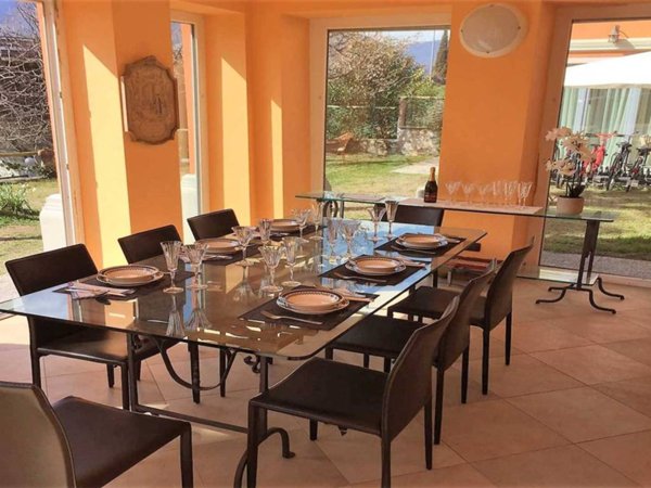 appartamento in vendita a Verbania in zona Suna