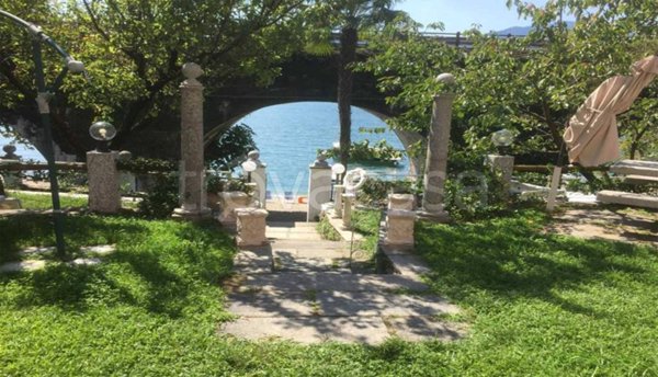 appartamento in vendita a Verbania in zona Suna
