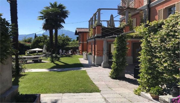 appartamento in vendita a Verbania in zona Suna