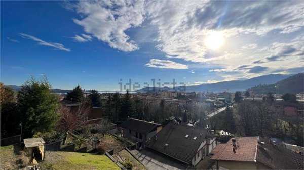 casa indipendente in vendita a Verbania in zona Intra
