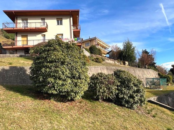 casa indipendente in vendita a Verbania in zona Intra