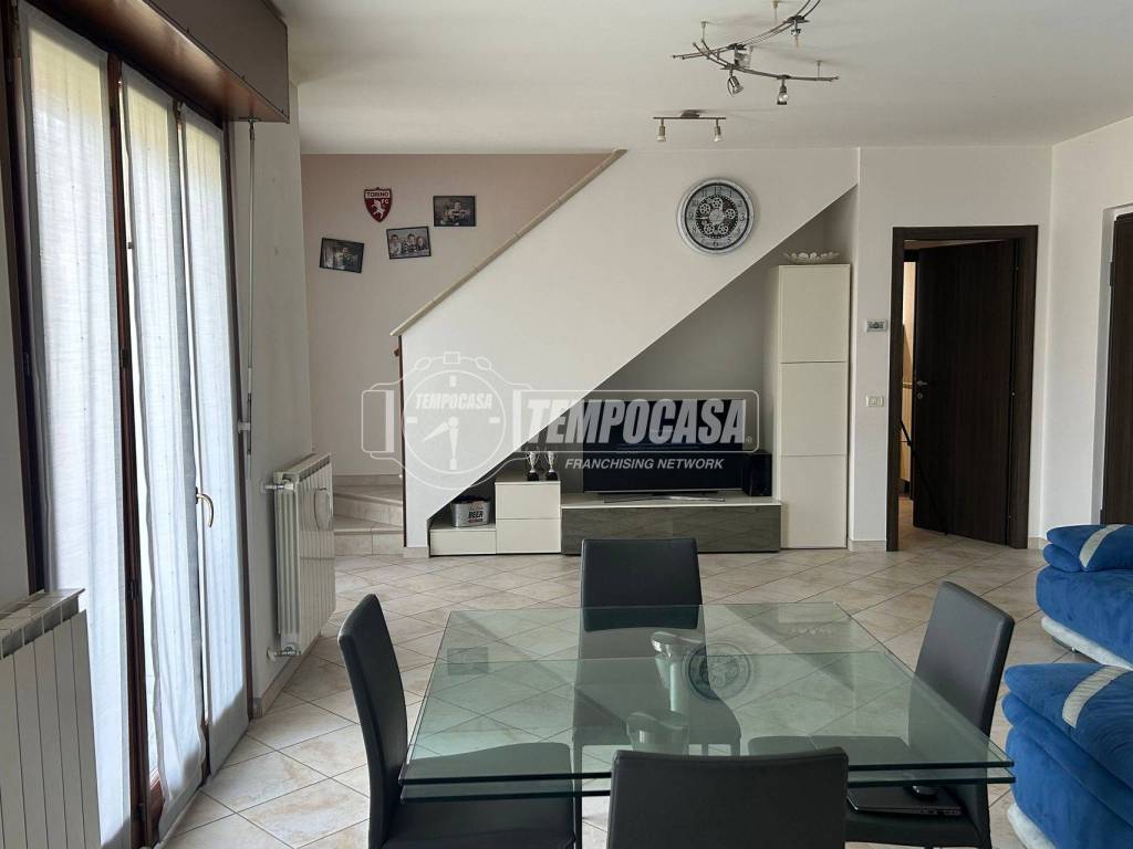 appartamento in vendita a Verbania in zona Renco