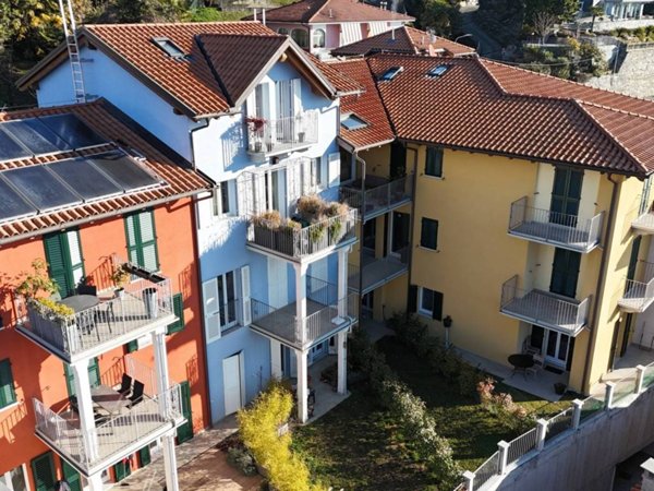 appartamento in vendita a Verbania in zona Suna