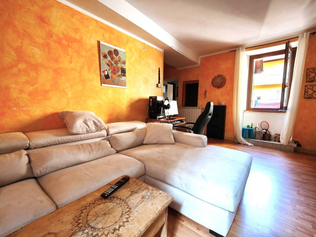 appartamento in vendita a Verbania in zona Trobaso