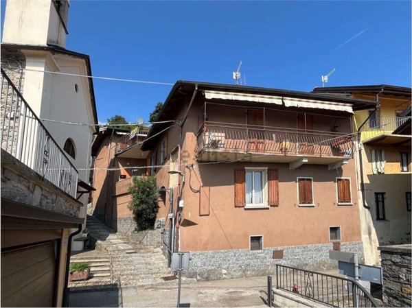 casa indipendente in vendita a Verbania in zona Intra