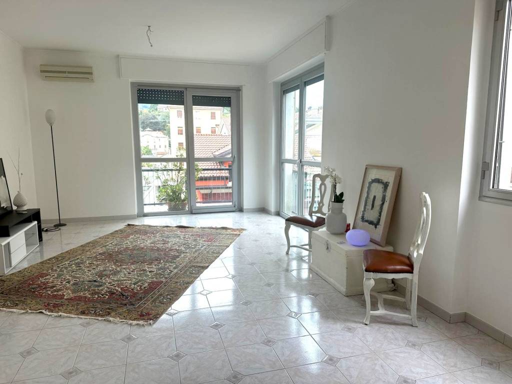 appartamento in vendita a Verbania in zona Intra