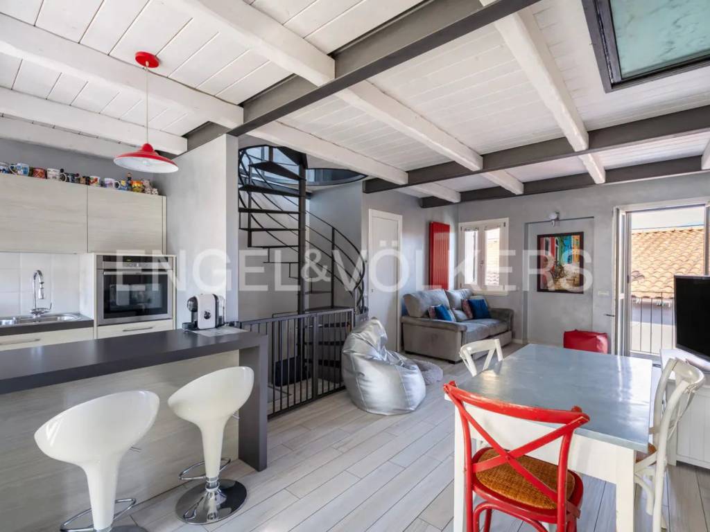 casa indipendente in vendita a Verbania in zona Suna