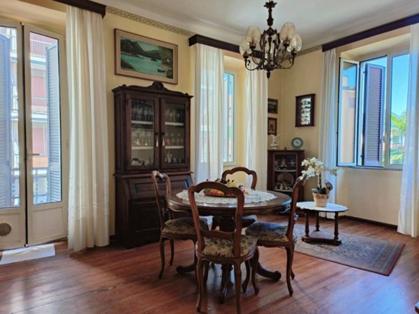 casa indipendente in vendita a Verbania in zona Intra