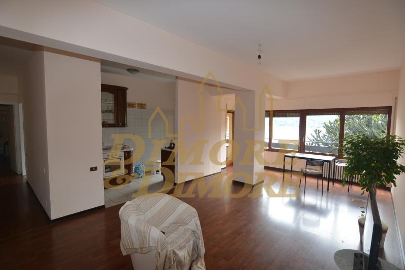 appartamento in vendita a Verbania in zona Suna