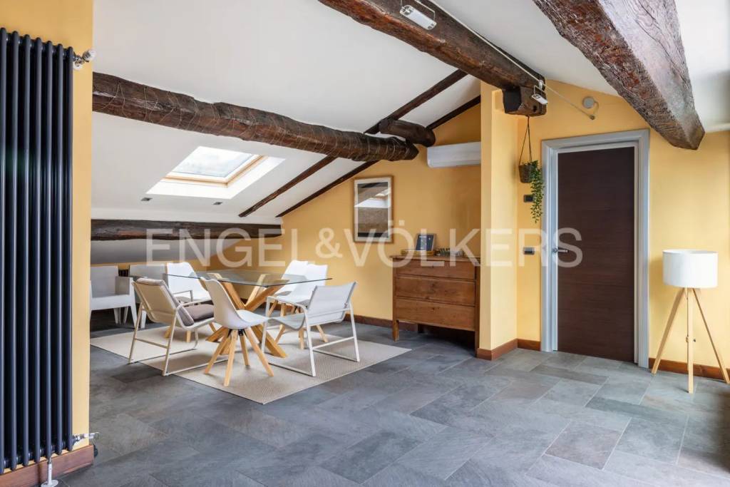 appartamento in vendita a Verbania in zona Intra