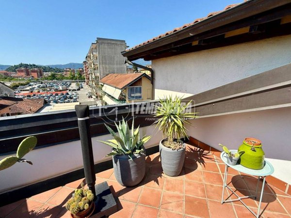 appartamento in vendita a Verbania in zona Intra