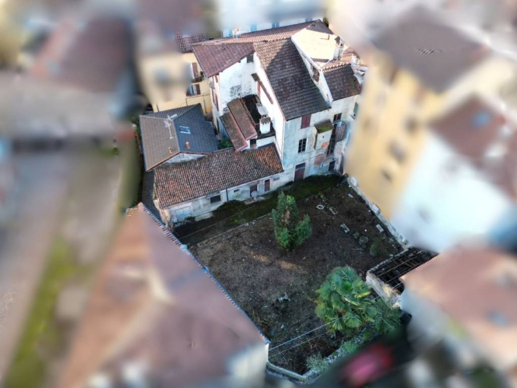 casa indipendente in vendita a Verbania in zona Intra