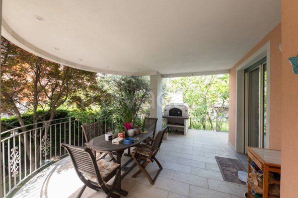 casa indipendente in vendita a Verbania in zona Intra