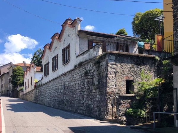 casa indipendente in vendita a Verbania in zona Intra