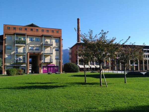 negozio in vendita a Verbania in zona Cavandone