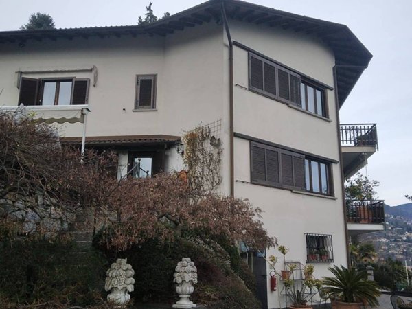 casa indipendente in vendita a Verbania in zona Monterosso