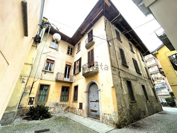 casa indipendente in vendita a Verbania in zona Intra
