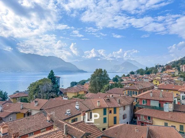 appartamento in vendita a Verbania in zona Suna