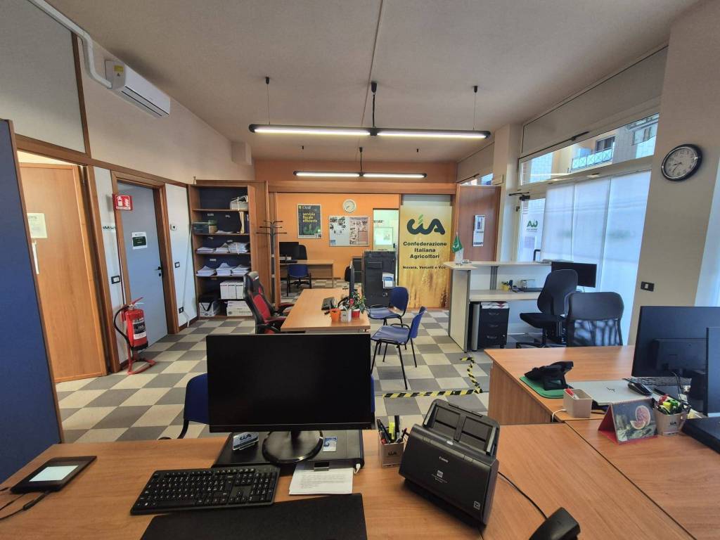 negozio in vendita a Verbania in zona Sant'Anna