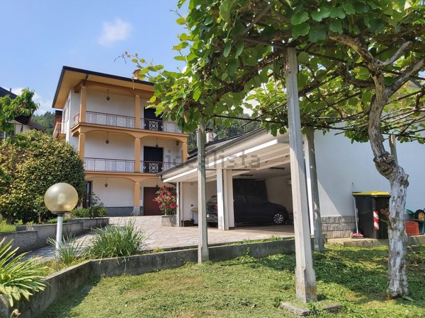 casa indipendente in vendita a Verbania