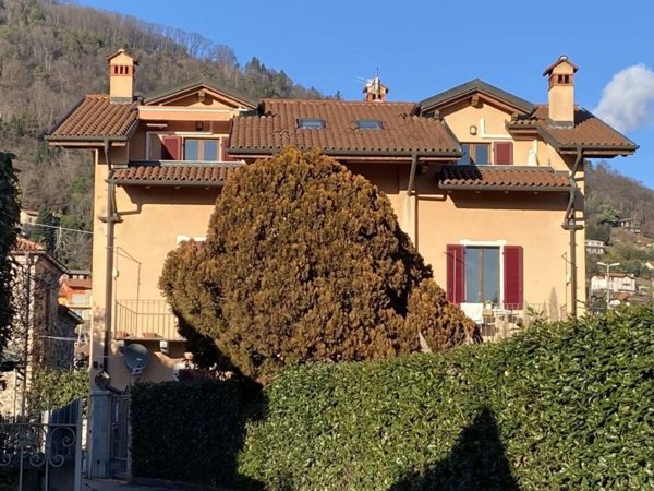 appartamento in vendita a Verbania in zona Suna