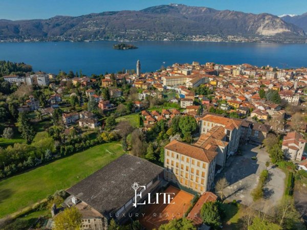 intera palazzina in vendita a Verbania in zona Pallanza