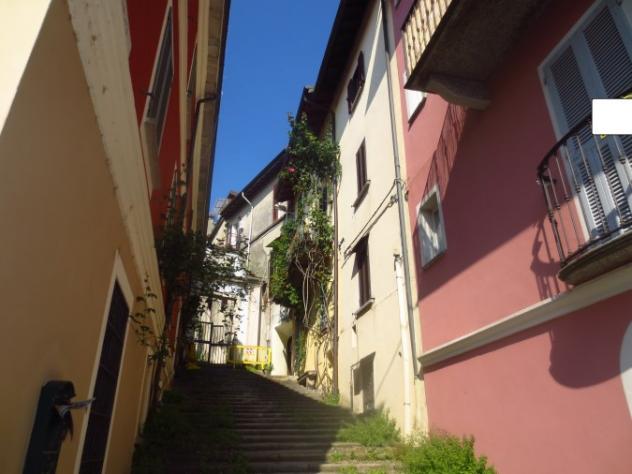 casa indipendente in vendita a Verbania in zona Pallanza