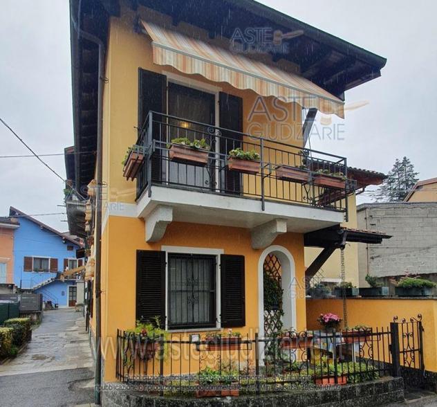 casa indipendente in vendita a Verbania in zona Fondotoce