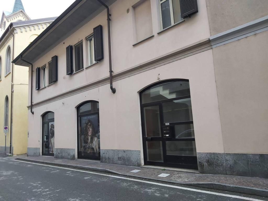 negozio in vendita a Verbania in zona Intra