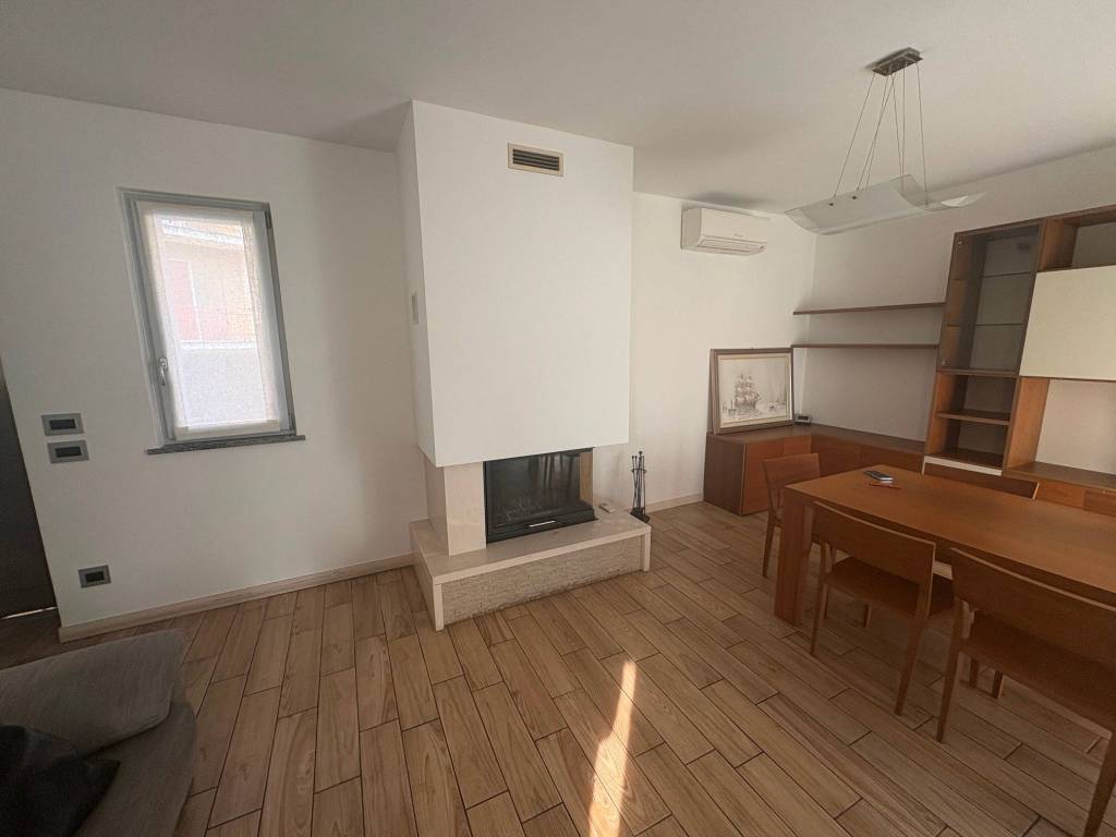 casa indipendente in vendita a Verbania in zona Pallanza