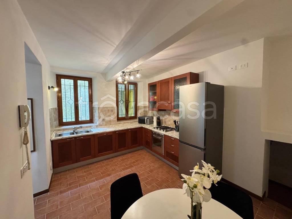 casa indipendente in vendita a Verbania in zona Intra