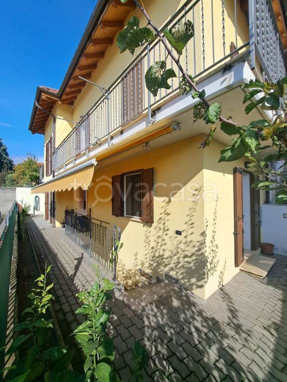 casa indipendente in vendita a Verbania in zona Intra