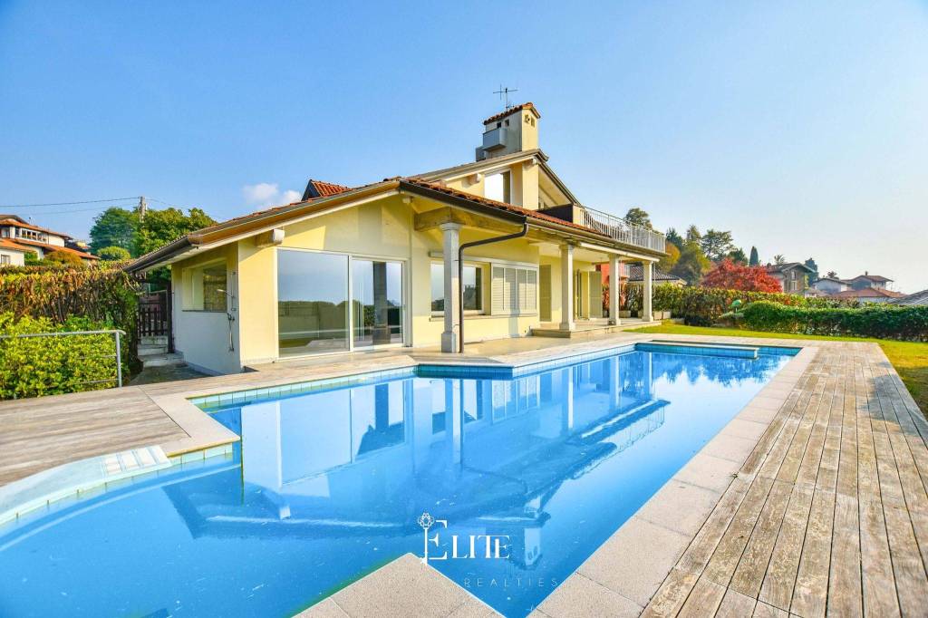 casa indipendente in vendita a Verbania in zona Intra