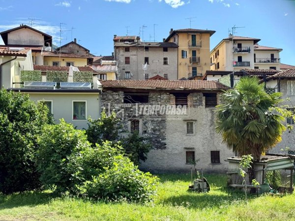 casa indipendente in vendita a Verbania in zona Trobaso