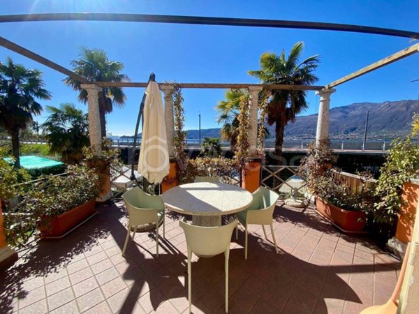 casa indipendente in vendita a Verbania in zona Suna