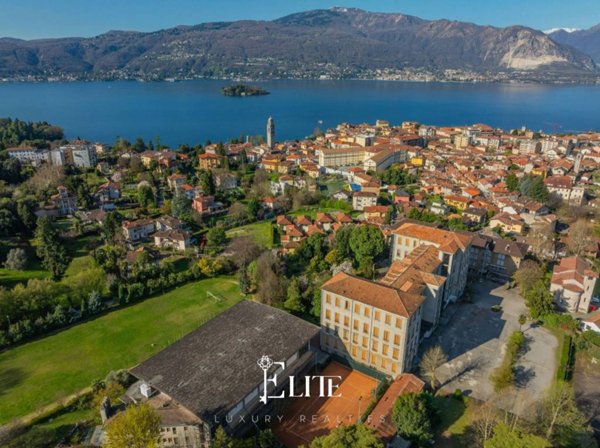 negozio in vendita a Verbania in zona Castagnola