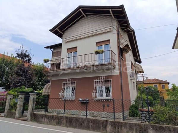 casa indipendente in vendita a Verbania in zona Suna