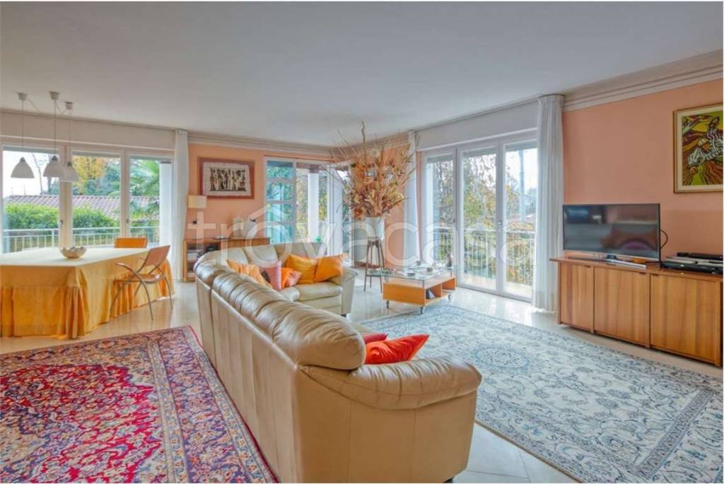 casa indipendente in vendita a Verbania in zona Intra