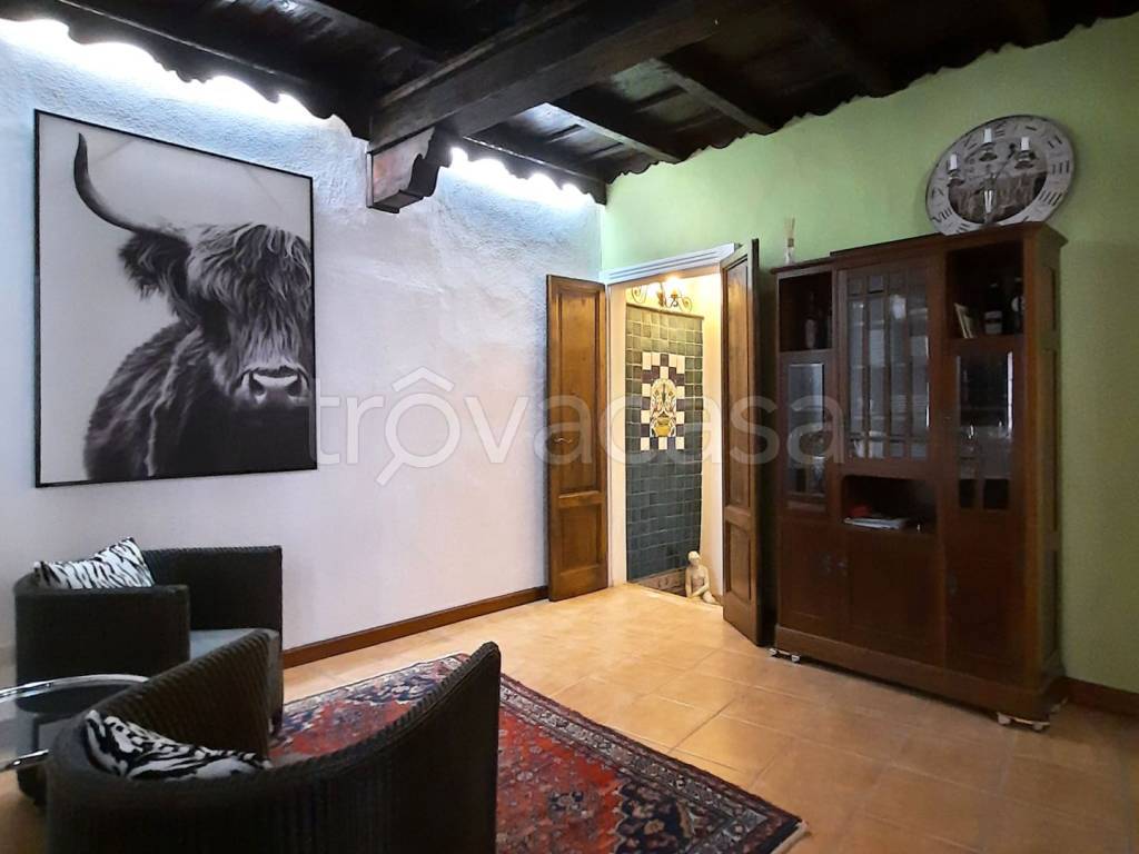 casa indipendente in vendita a Verbania in zona Intra