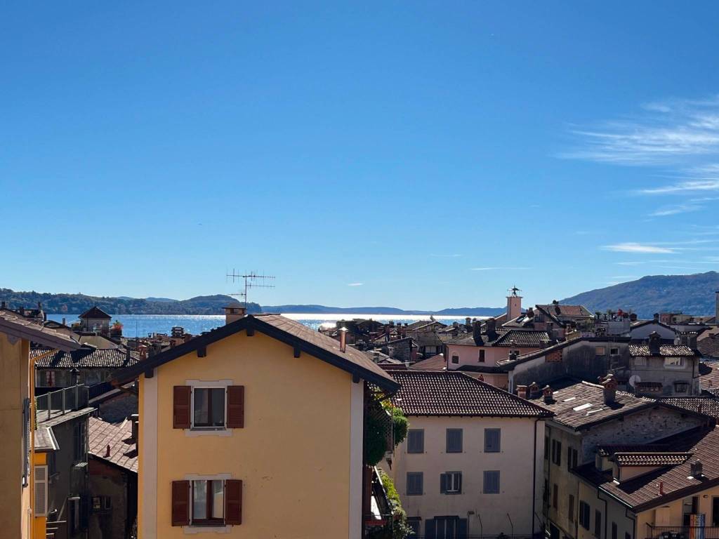 appartamento in vendita a Verbania in zona Intra